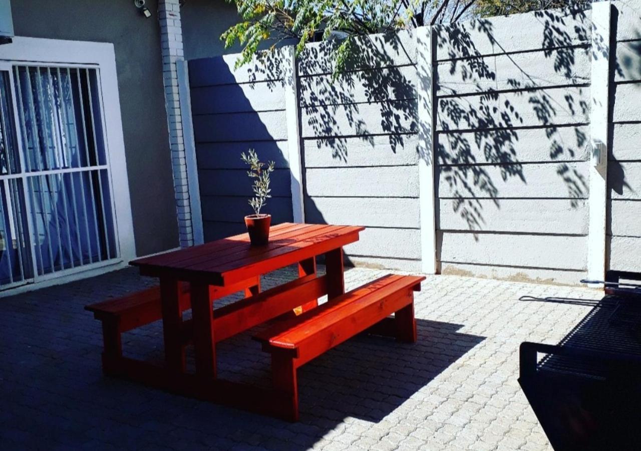 Apartmán Bateleur Self Catering Cc Windhoek Exteriér fotografie